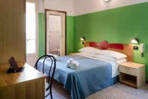Hotel su lungomare con posto auto riservato a Rimini